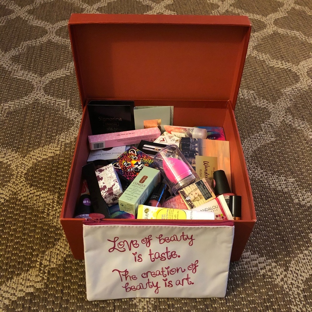 MYSTERY MAKEUP BAG💄🎀💋